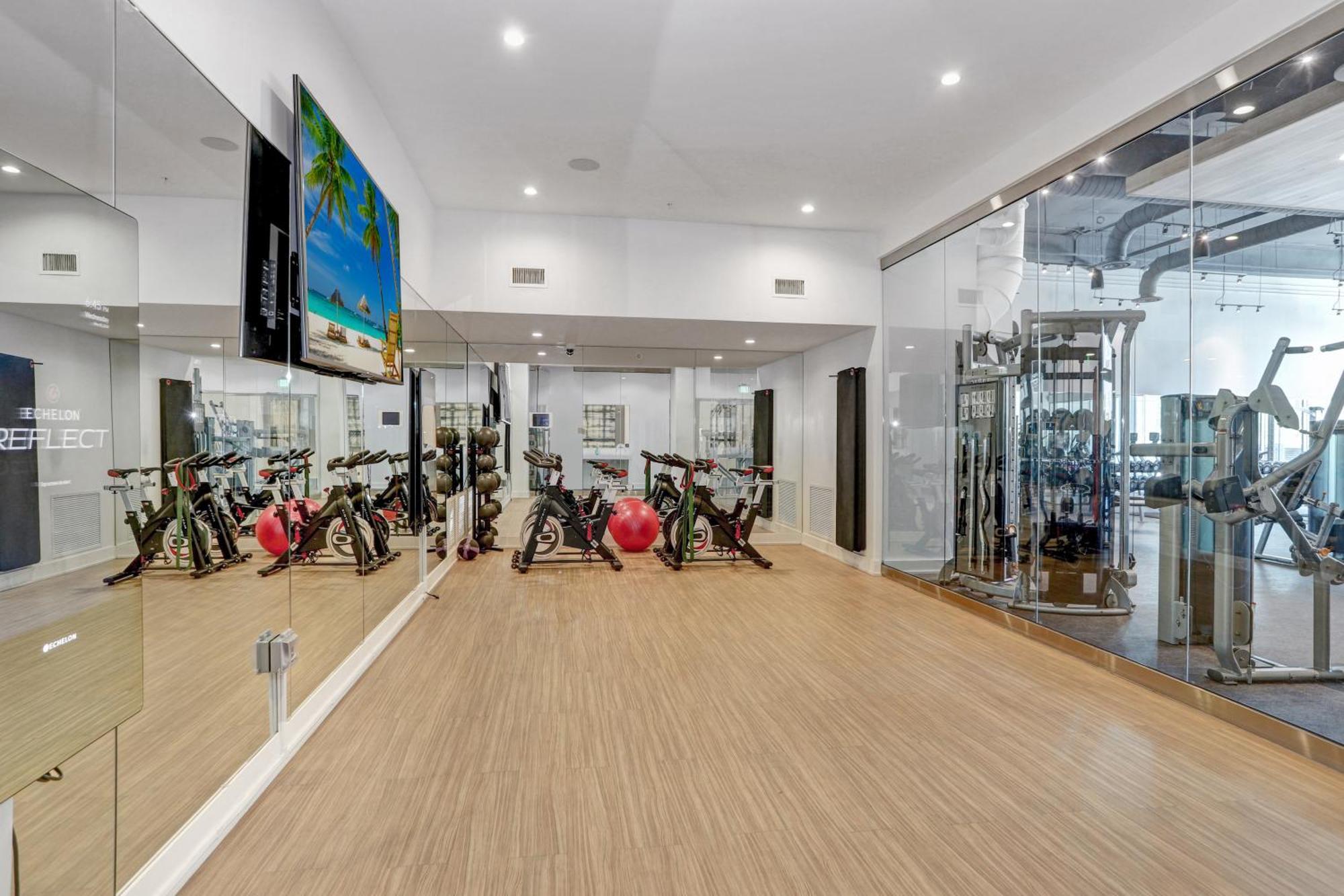 Downtown Tampa Gem 1-Bd W/Pool, Gym, & Sky Lounge Apartment Ngoại thất bức ảnh